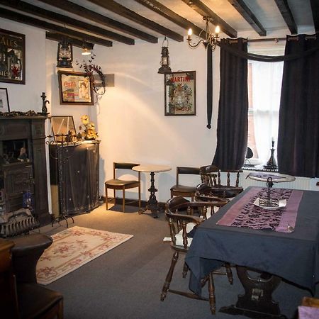 The Benbow Inn At Ruyton-Xi-Towns Buitenkant foto