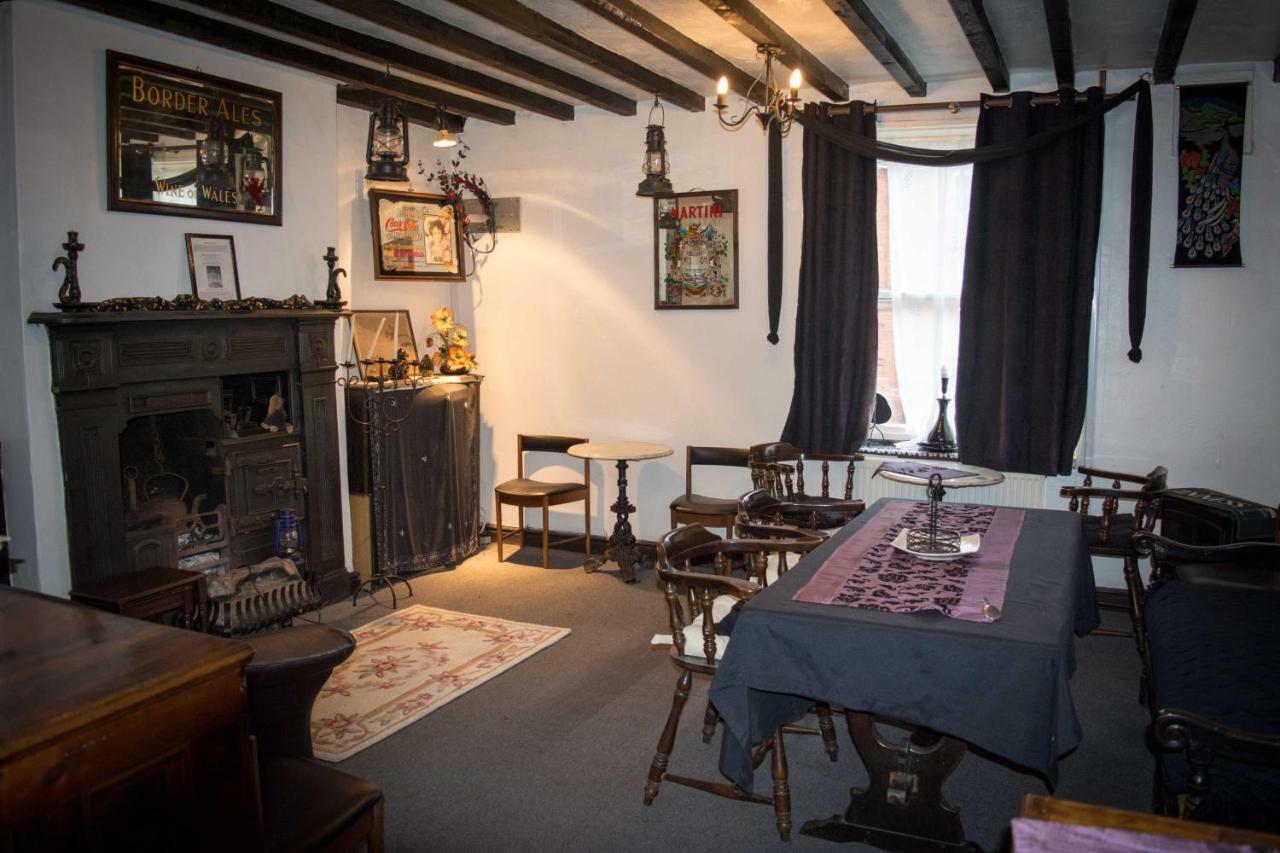 The Benbow Inn At Ruyton-Xi-Towns Buitenkant foto
