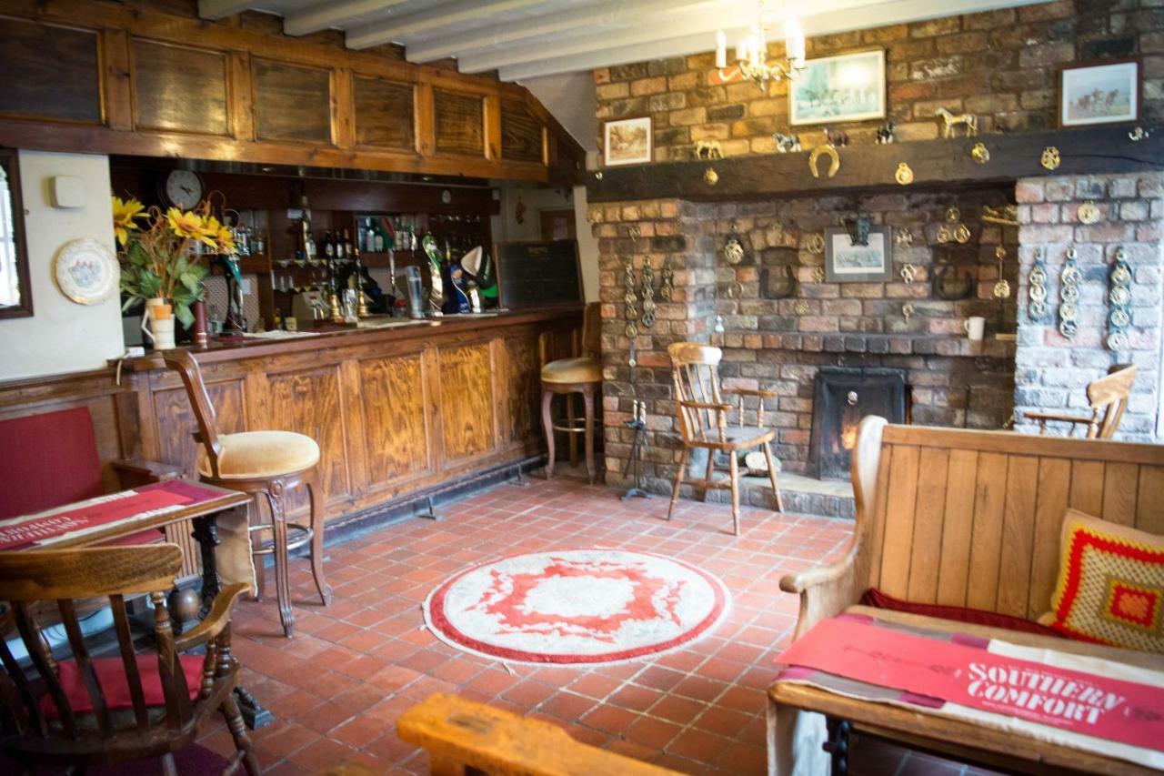 The Benbow Inn At Ruyton-Xi-Towns Buitenkant foto